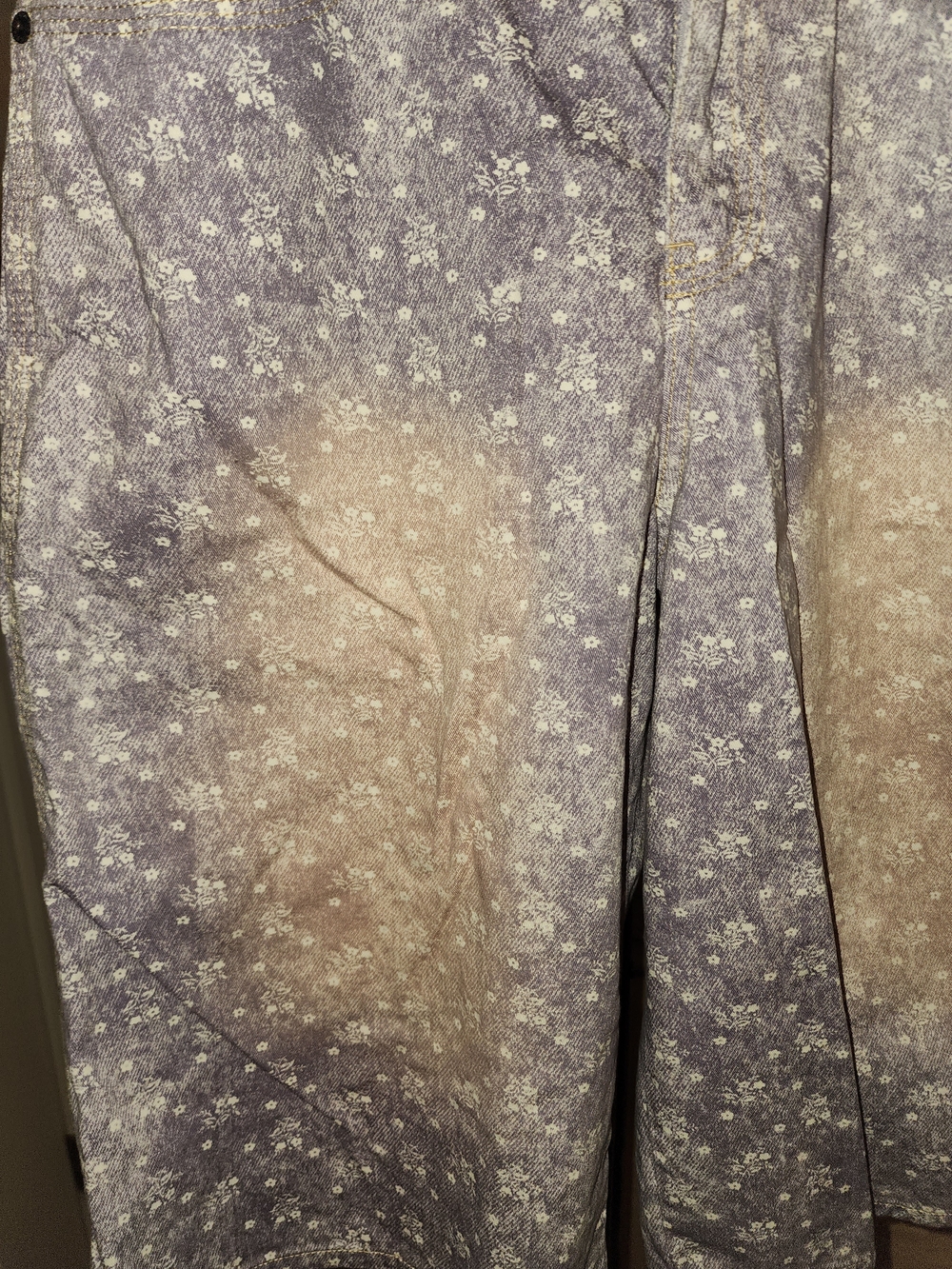 BDG Women's Lavender Floral Cargo Shorts - Picture 4 of 13